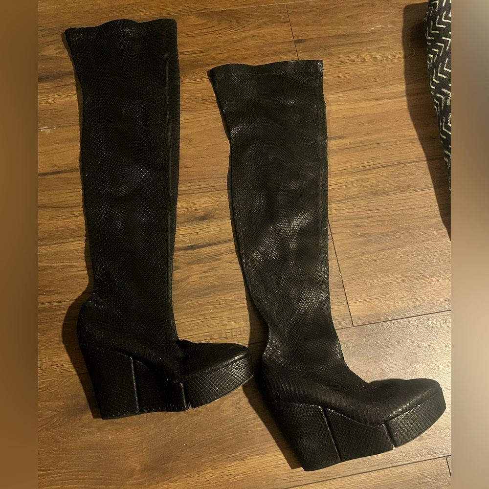 Alexa Wagner authentic snakeskin over the knee Wedge boots Sz 38